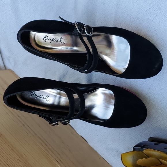 Strappy Heels - Picture 2 of 10